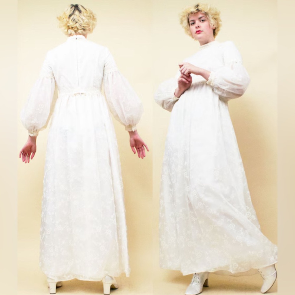 Vintage Lorrie Deb SF Cream Sheer Puff Sleeve Velvet Floral
High Neck dress